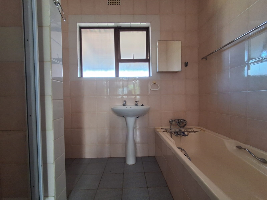 2 Bedroom Property for Sale in Stilbaai Wes Western Cape